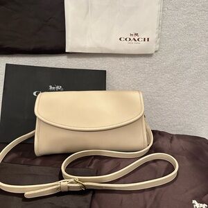 Coach bone vintage crossbody